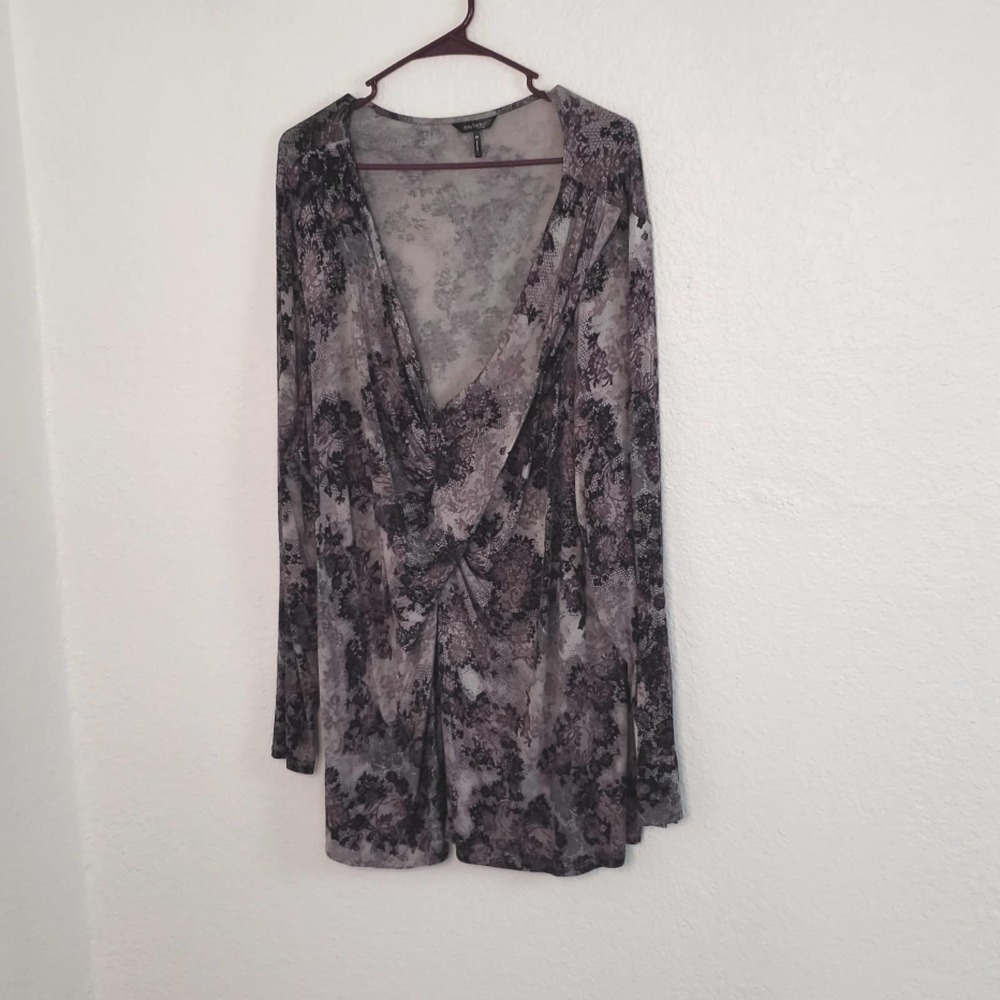 Daisy Fuentes Women's Stretch knit Top size 3X
